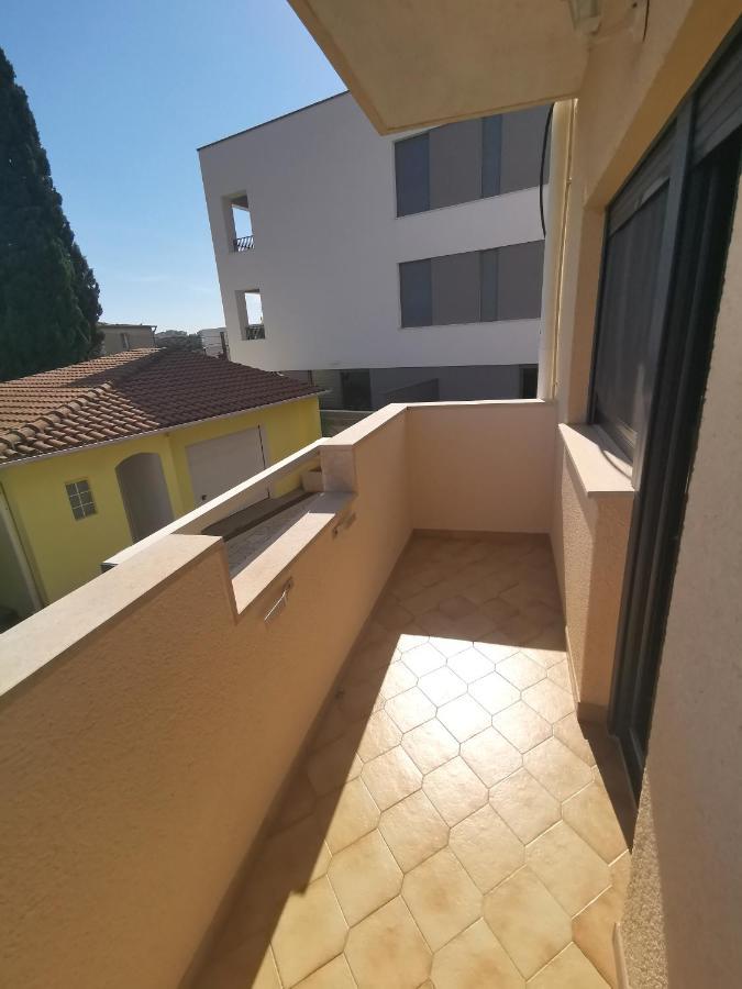 Apartment Pineta With Terrace & Park Wood View Пула Екстер'єр фото