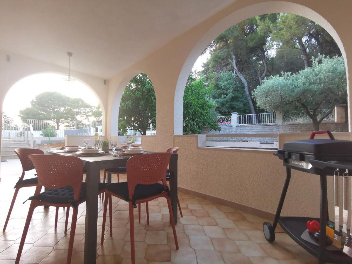 Apartment Pineta With Terrace & Park Wood View Пула Екстер'єр фото