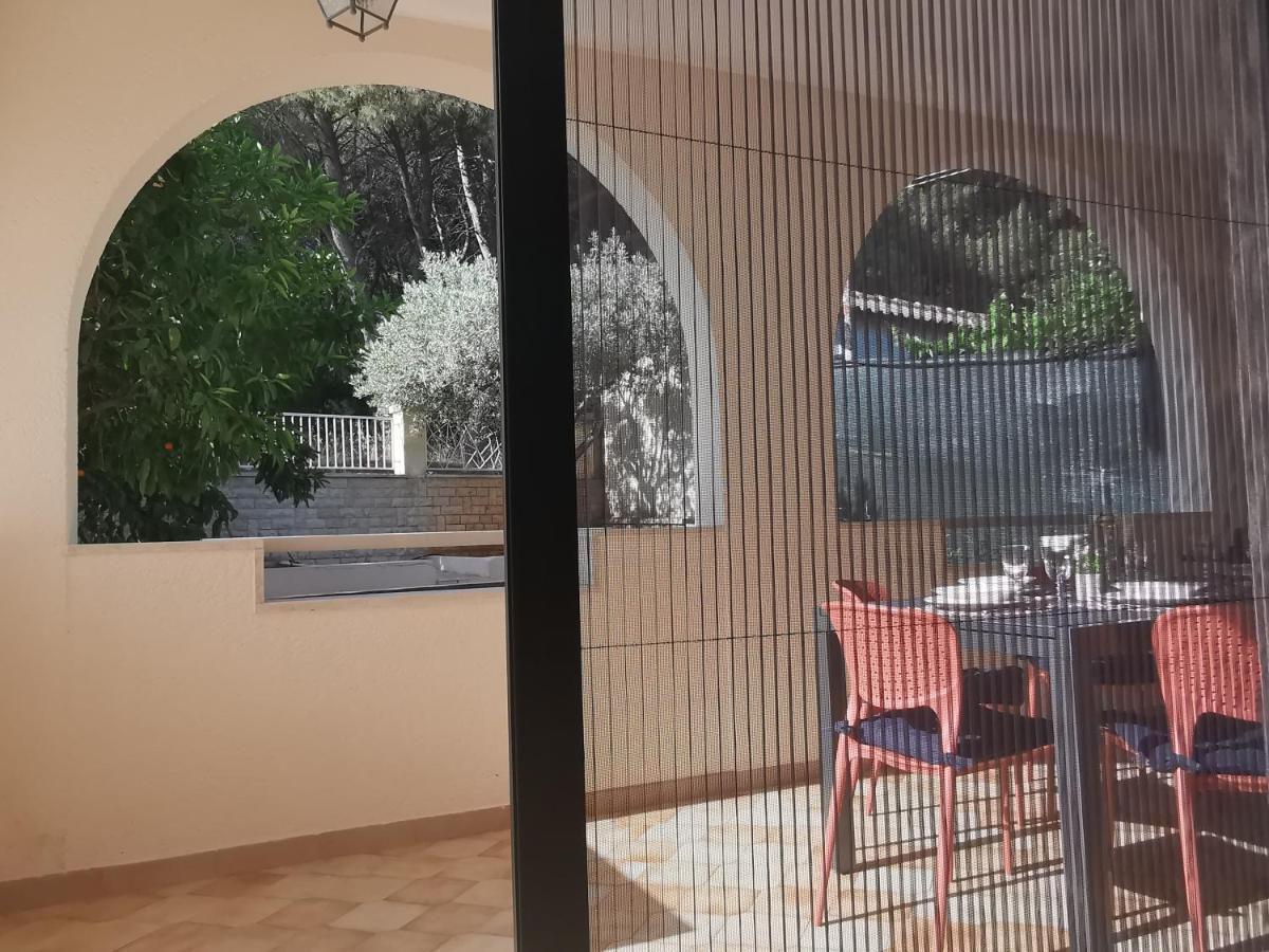 Apartment Pineta With Terrace & Park Wood View Пула Екстер'єр фото